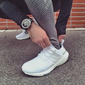 ADIDAS ULTRABOOST