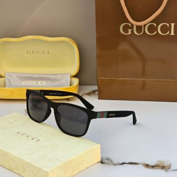 Gucci unisex sunglass