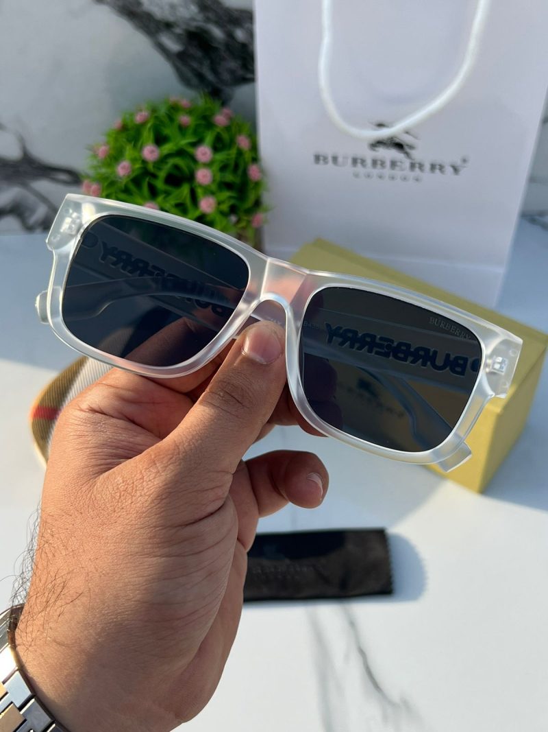 BURBERRY SUNGLASSES