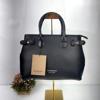 Get the Burberry Banner Handbag for women – premium quality with inner branding, dust bag, and sling belt. A true masterpiece at just ₹3299 with free shipping. Shop now at First Quality Handbags India!